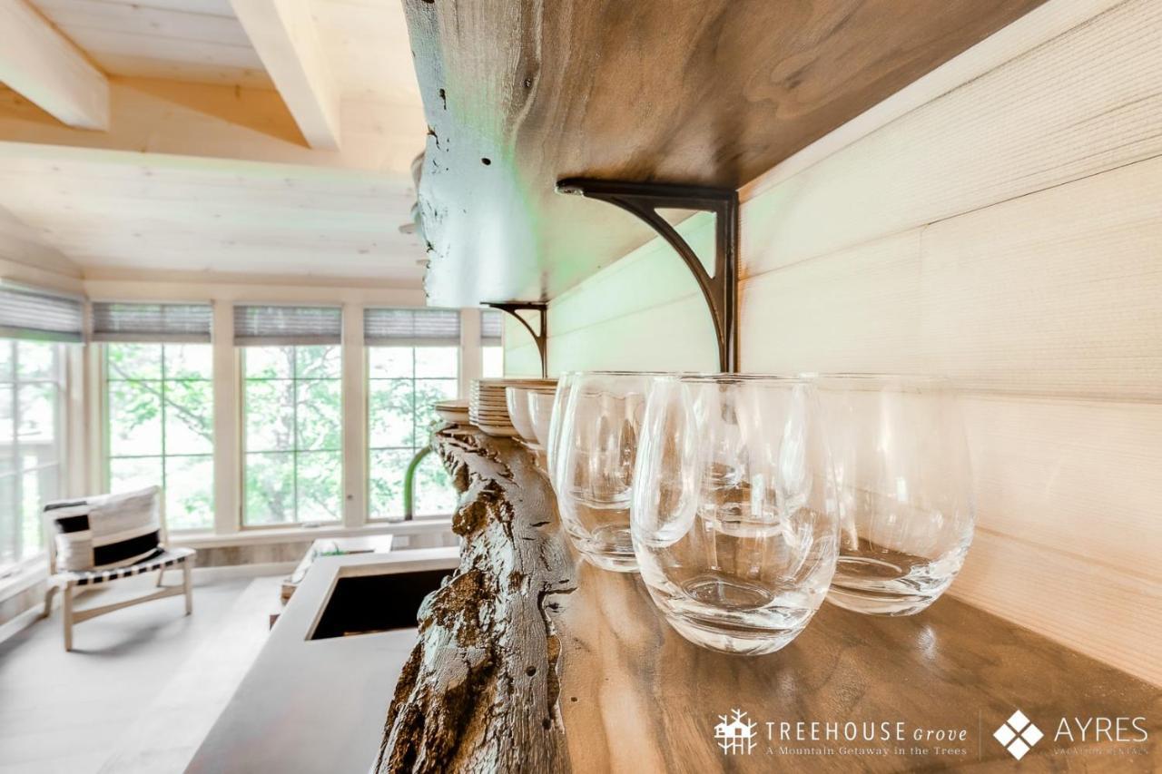 The Blackjack Oak In Treehouse Grove At Norton Creek Gatlinburg Eksteriør billede